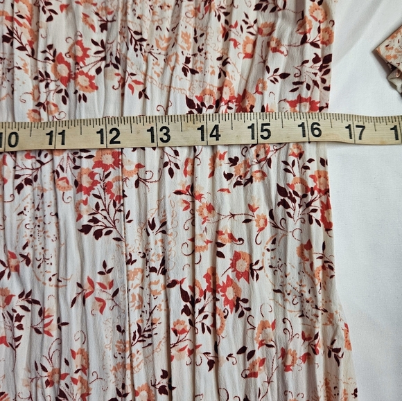 Como Womens Red And Pink Floral Pleated Button Up Collared Blouse Size Medium - Picture 8 of 10